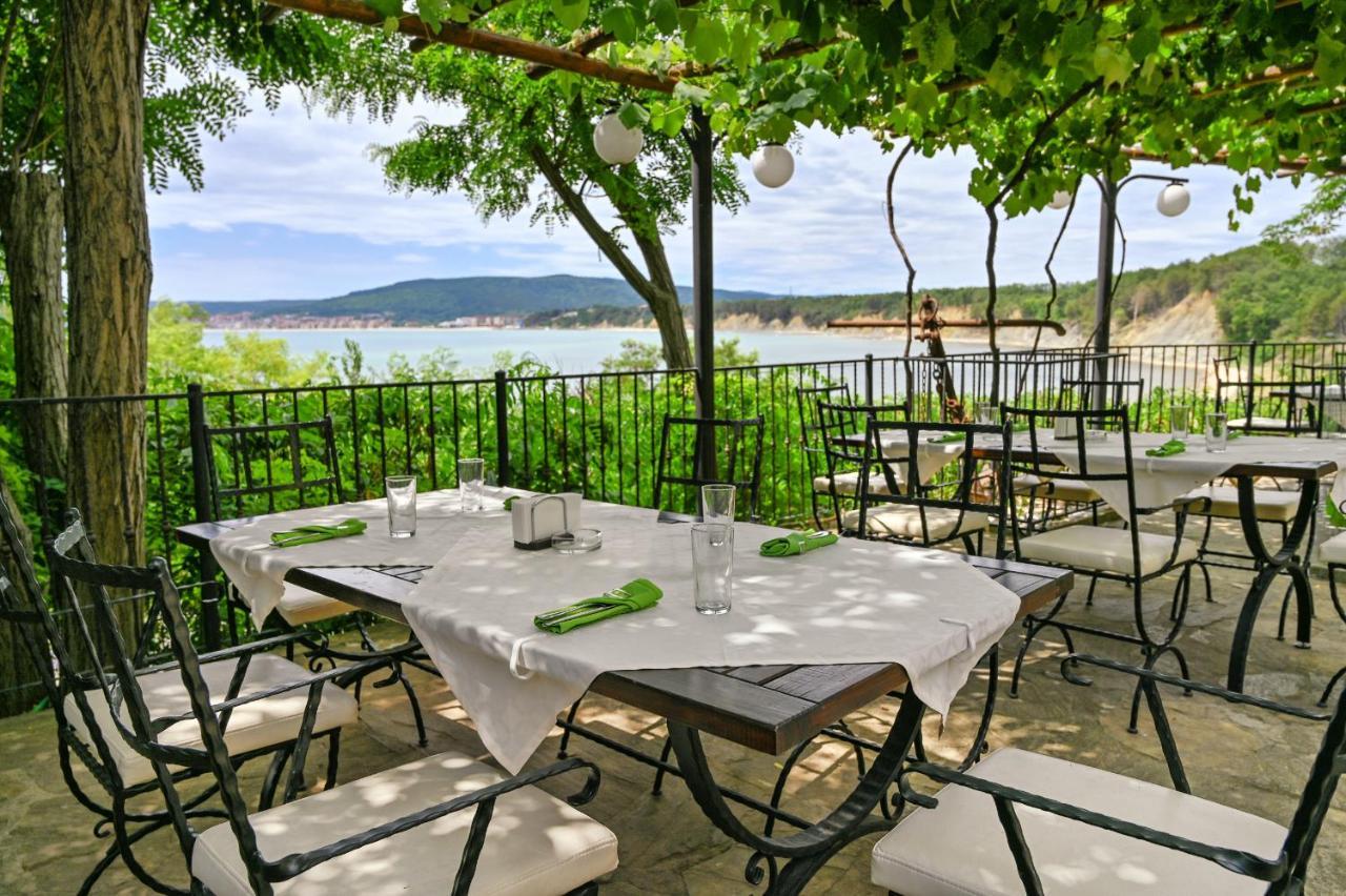 Complex Chayka Guest House Byala  Bagian luar foto
