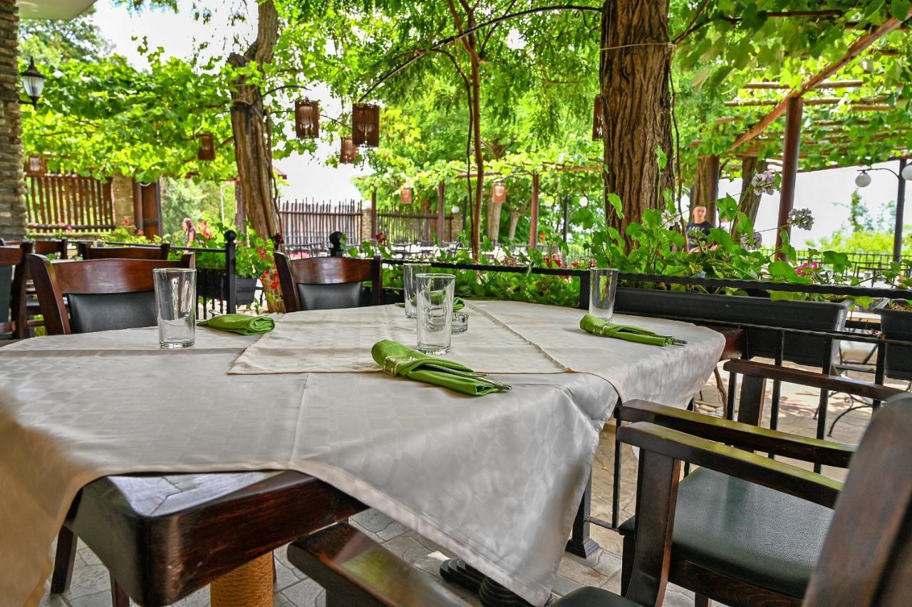 Complex Chayka Guest House Byala  Bagian luar foto