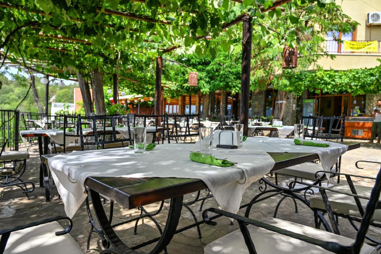 Complex Chayka Guest House Byala  Bagian luar foto