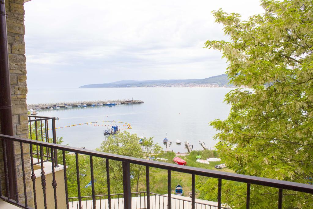 Complex Chayka Guest House Byala  Bagian luar foto