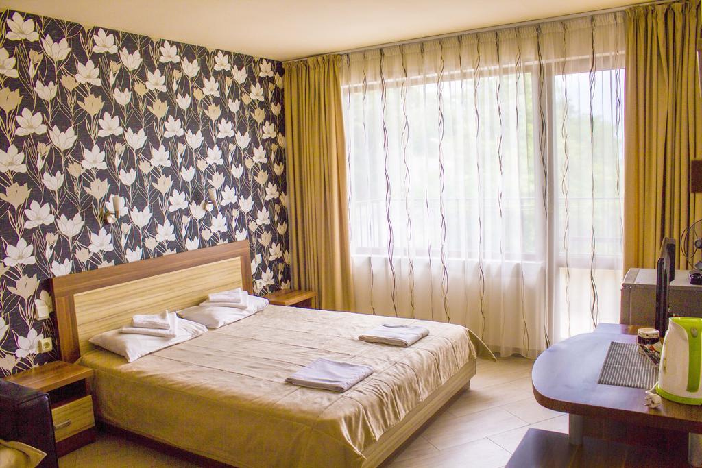 Complex Chayka Guest House Byala  Bagian luar foto